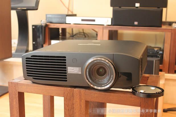 Panasonic AE7000 3D投影機