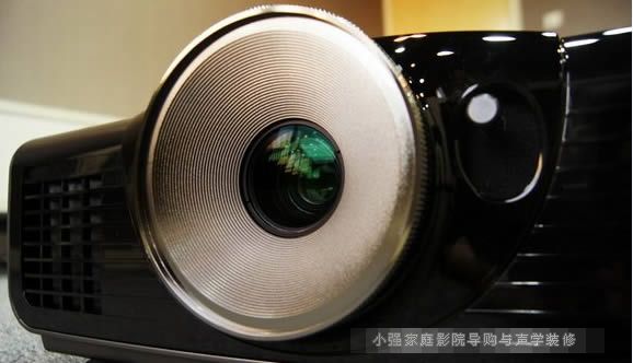 明基W7000投影機