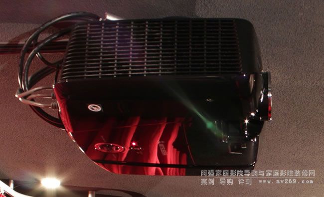 三菱HC7800D投影機(jī)