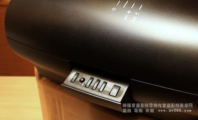 愛普生LS10000投影機(jī)側(cè)面按鍵
