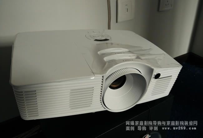 奧圖碼HEF936投影機