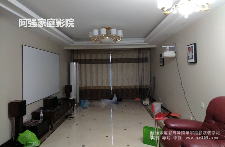 客廳超窄邊畫框幕布