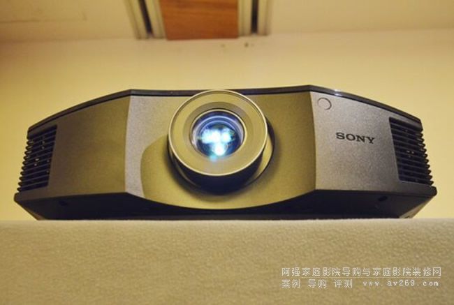 索尼HW49投影機(jī)